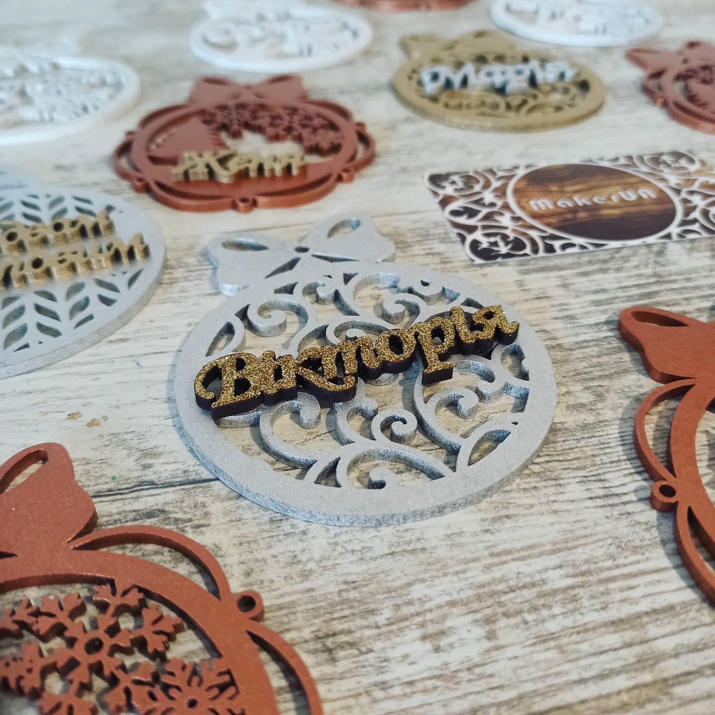 Personalized Christmas Ornaments Name Wooden Decorations Tree Hanging Kindergarten Gift Classmate Preschool Keepsake Teacher Student Decor Style Z - MakerUA