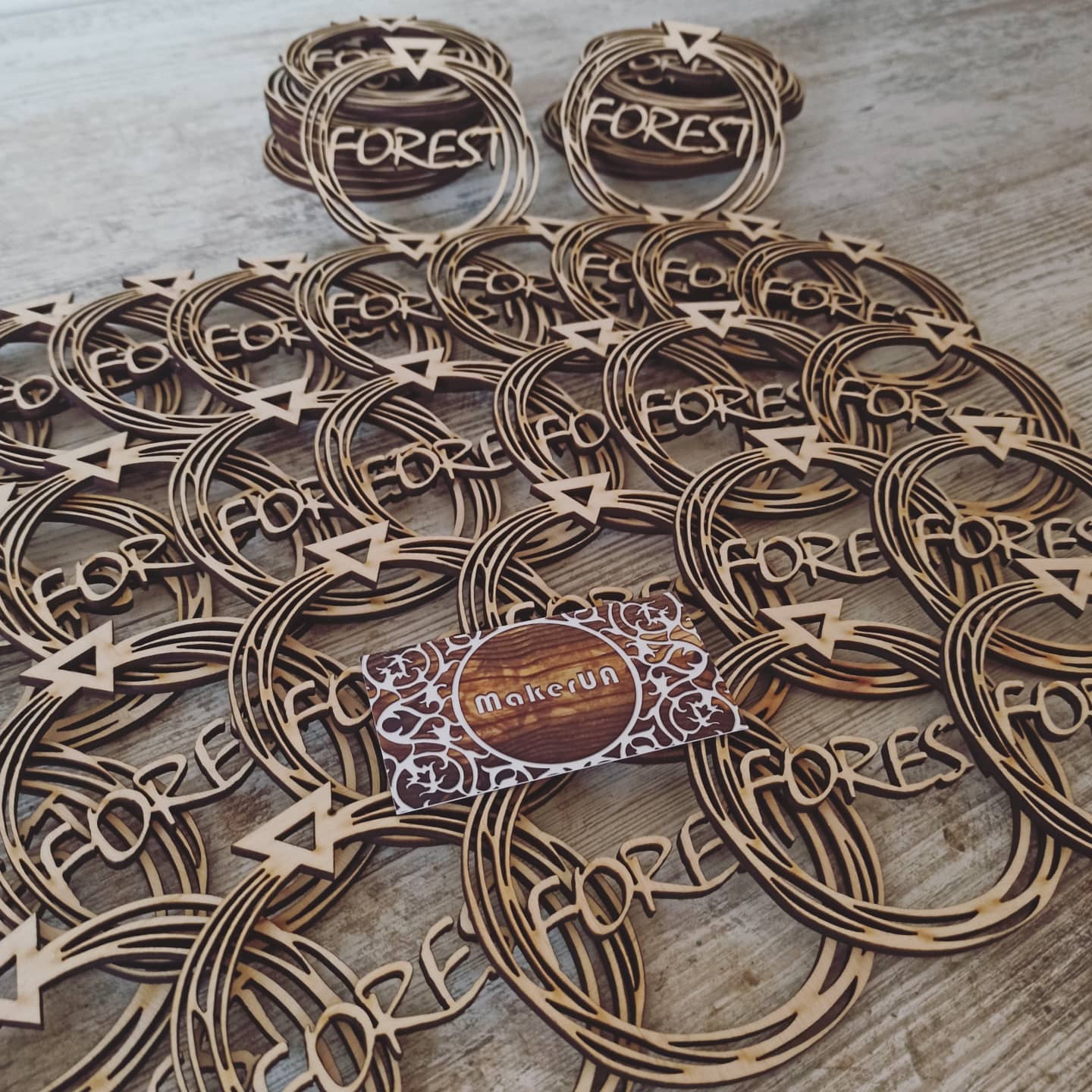 Personalized Christmas Ornaments Name Wooden Decorations Tree Hanging Kindergarten Gift Classmate Preschool Keepsake Teacher Student Decor Style X - MakerUA