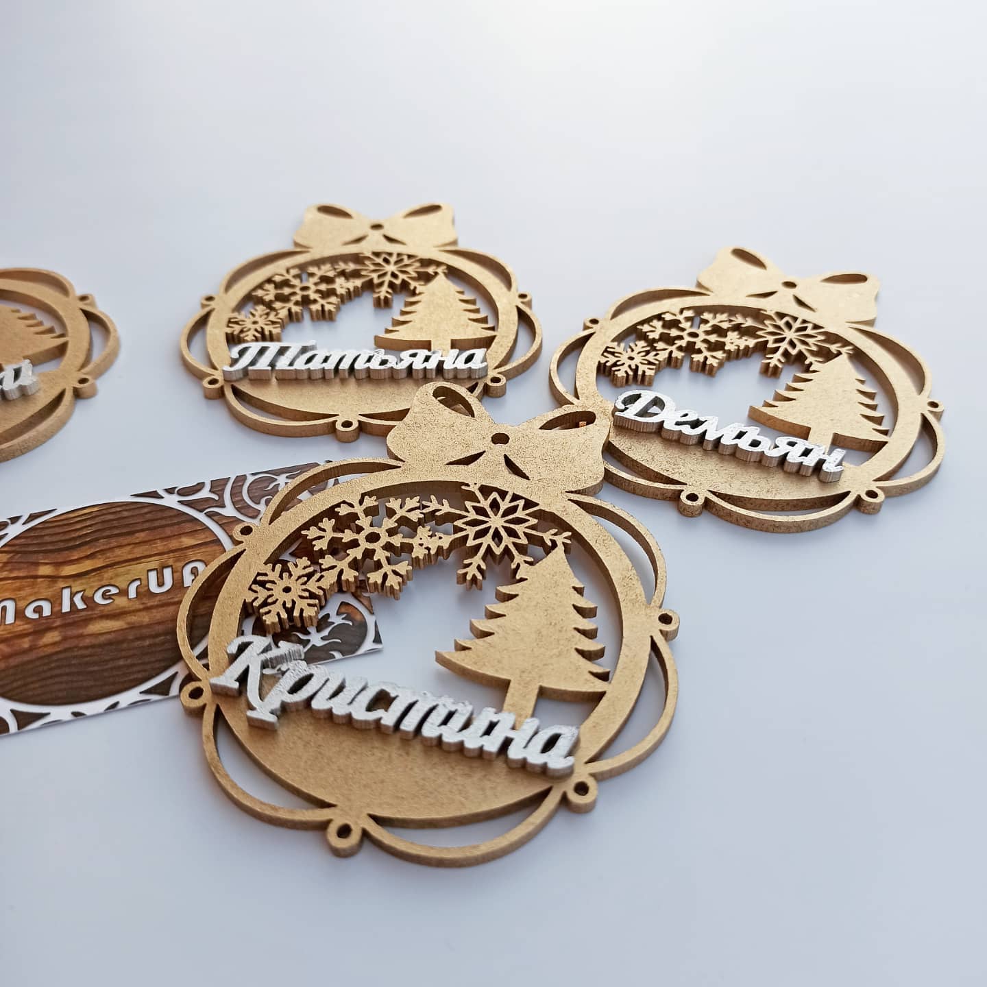 Personalized Christmas Ornaments Name Wooden Decorations Tree Hanging Kindergarten Gift Classmate Preschool Keepsake Teacher Student Decor Style L - MakerUA