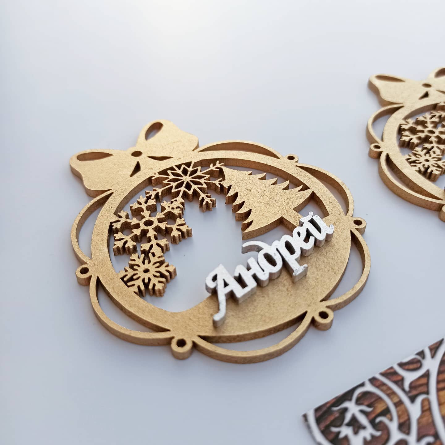 Personalized Christmas Ornaments Name Wooden Decorations Tree Hanging Kindergarten Gift Classmate Preschool Keepsake Teacher Student Decor Style L - MakerUA