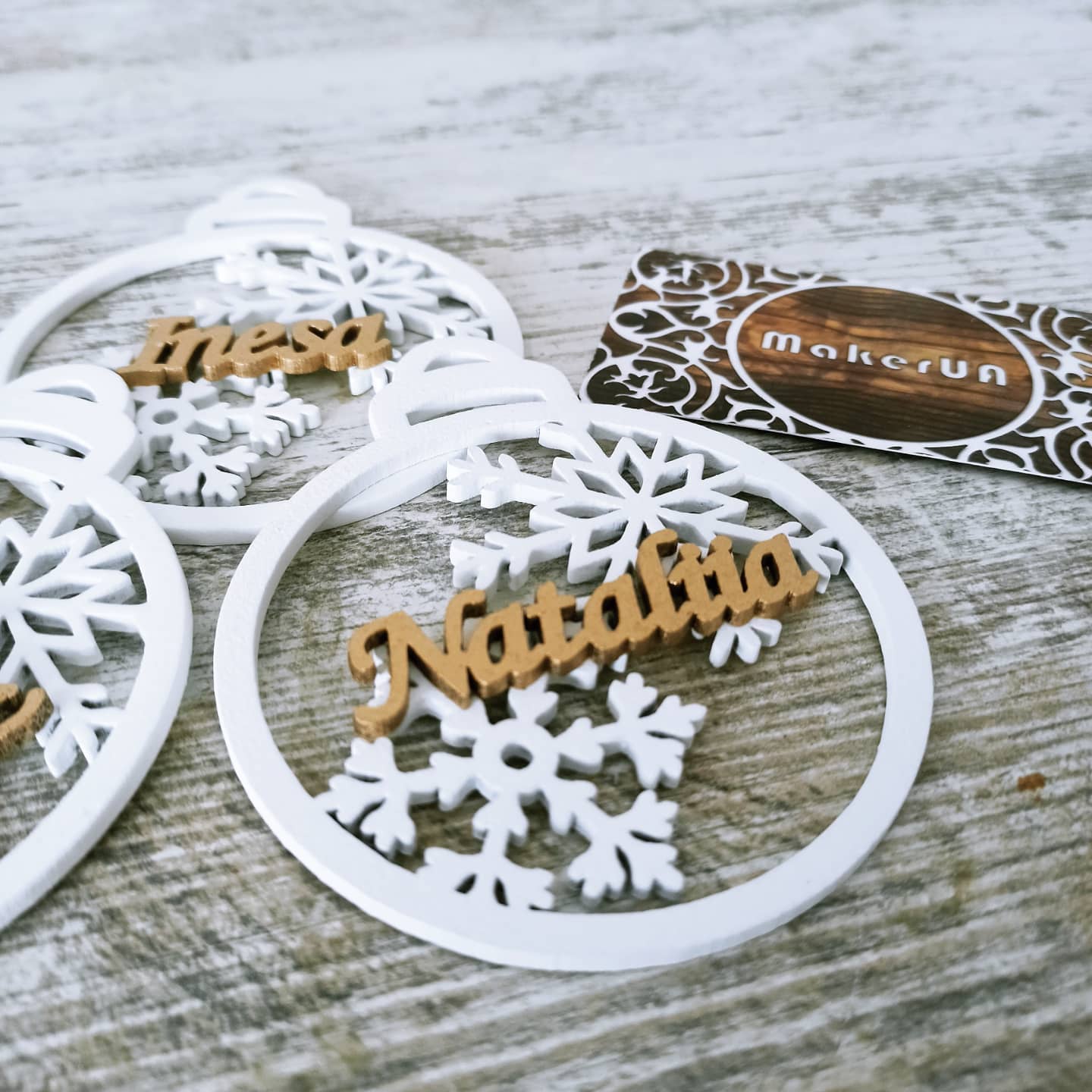 Personalized Christmas Ornaments Name Wooden Decorations Tree Hanging Kindergarten Gift Classmate Preschool Keepsake Teacher Student Decor Style P - MakerUA